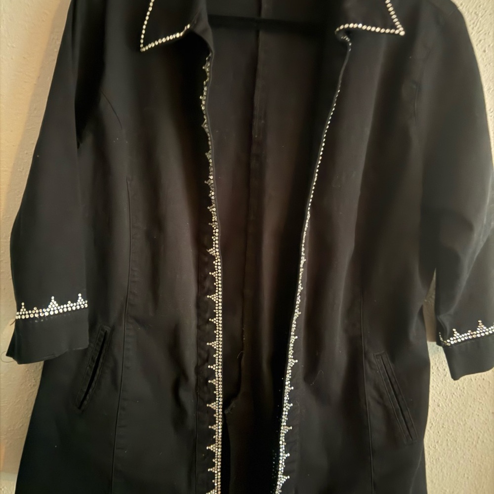 Elegant Black Women's Blazer with Embellishments